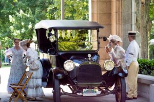Become a volunteer at the Lockwood Mathews Mansion Museum